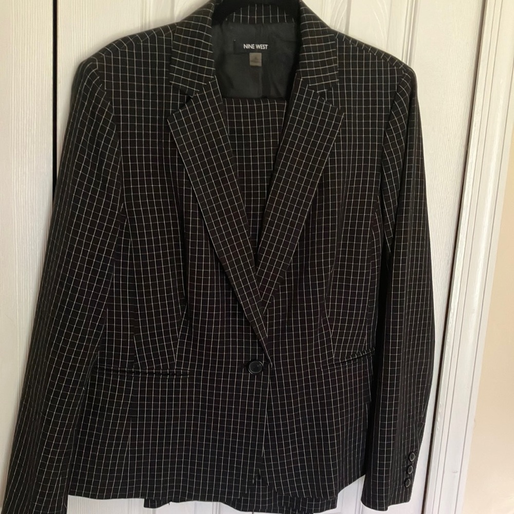 Nine West 2 Piece Black White Windowpane Suit Blazer Size 14 Pants Size 12 x 32”
